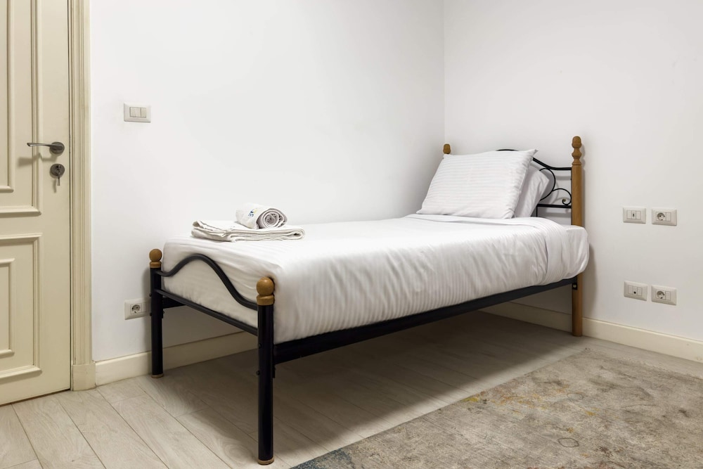 The Classic Contemporary Apartment, 2bdr