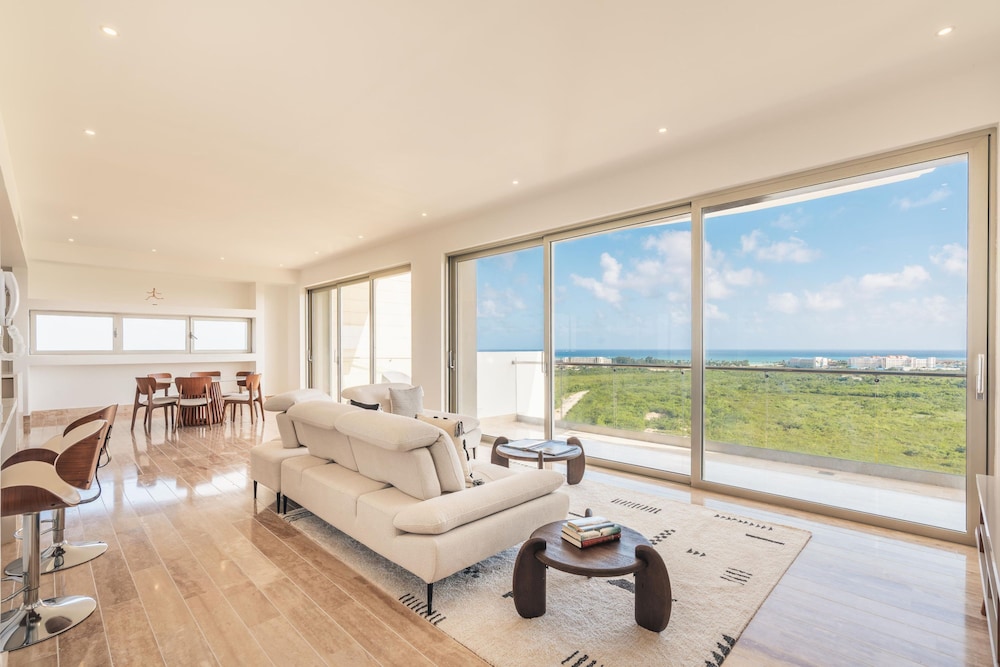Penthouse With Private Picuzzi in Cap Cana