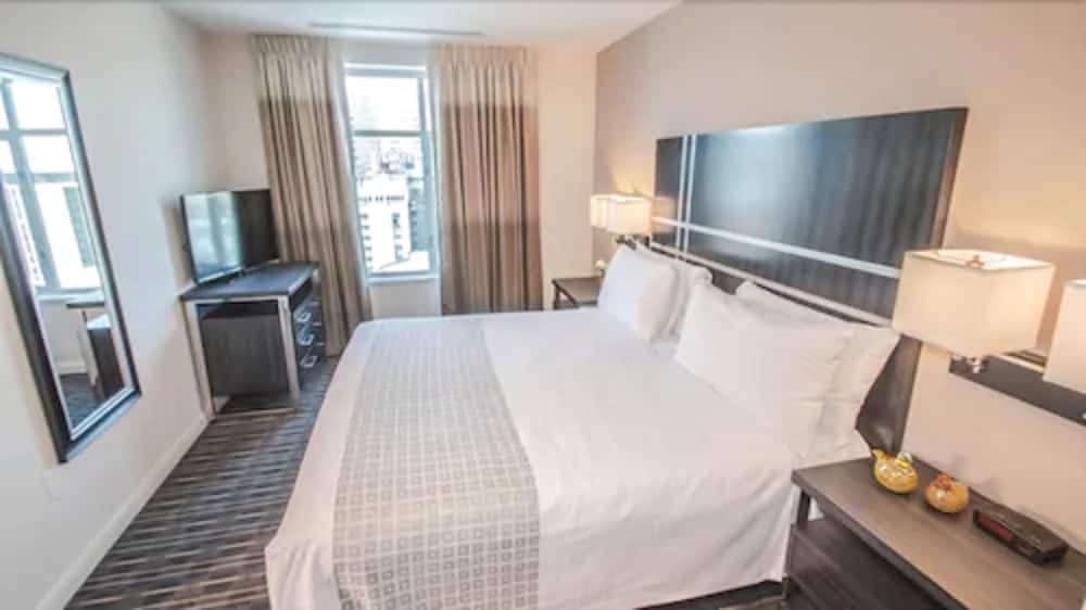 Broadway Plaza, Trademark Collection by Wyndham