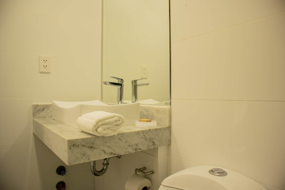 w Exceptional 1BR w Balcony in San Isidro