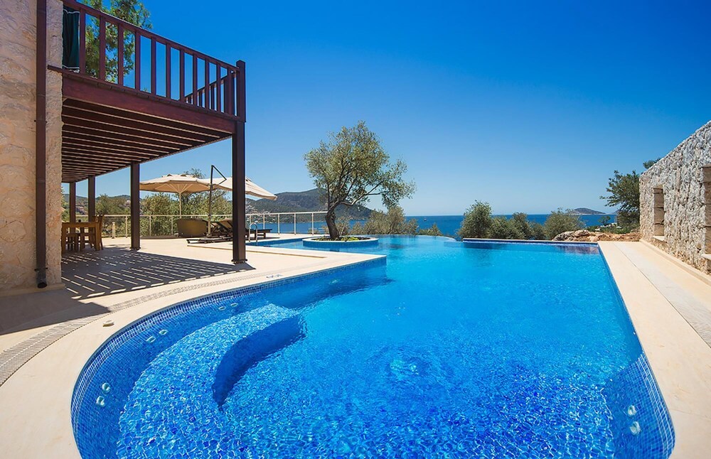 Korsan Tas Bahce - Stylish 3 bed Villa sea Views view 3
