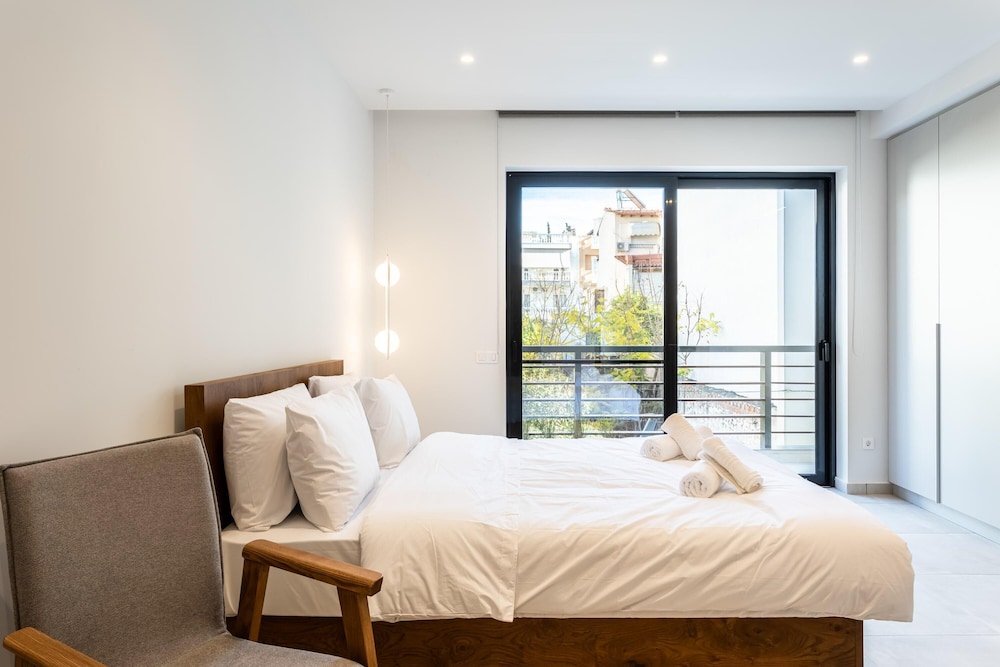 Athens Grec Suites - Dafni Opulent Gem view 4