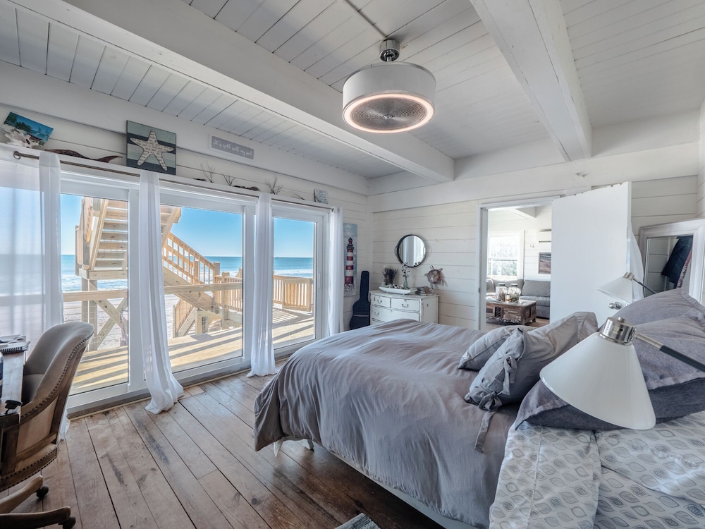 Vintage Vacation by Topsail Realty