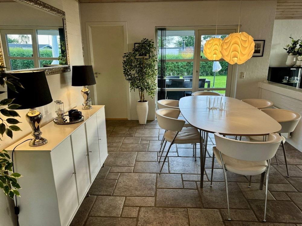 4 Star Holiday Home in Ronde