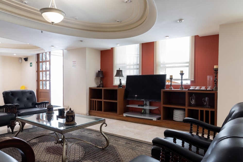Capitalia Obelisk Polanco lobby photo
