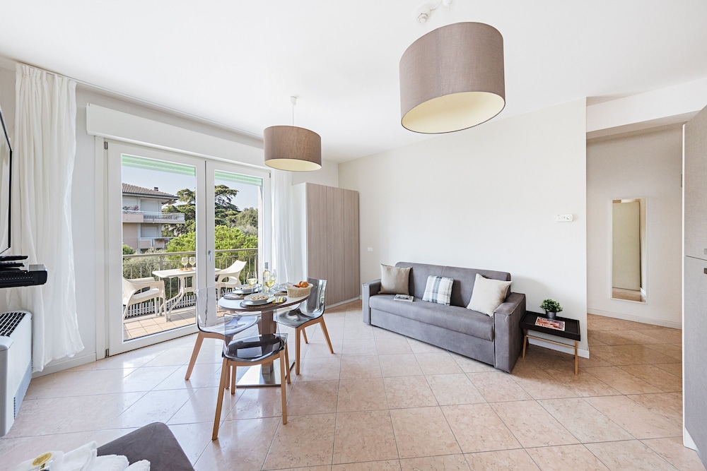 Residenza Miralago - 17 Versilia - LOC BK