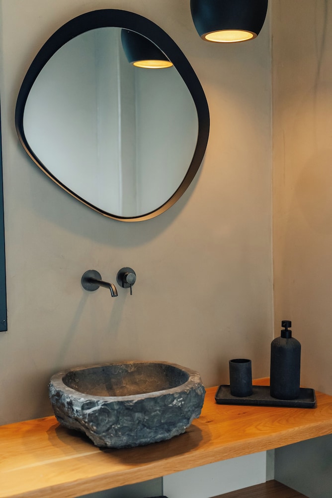 Erthā Suites with private pools