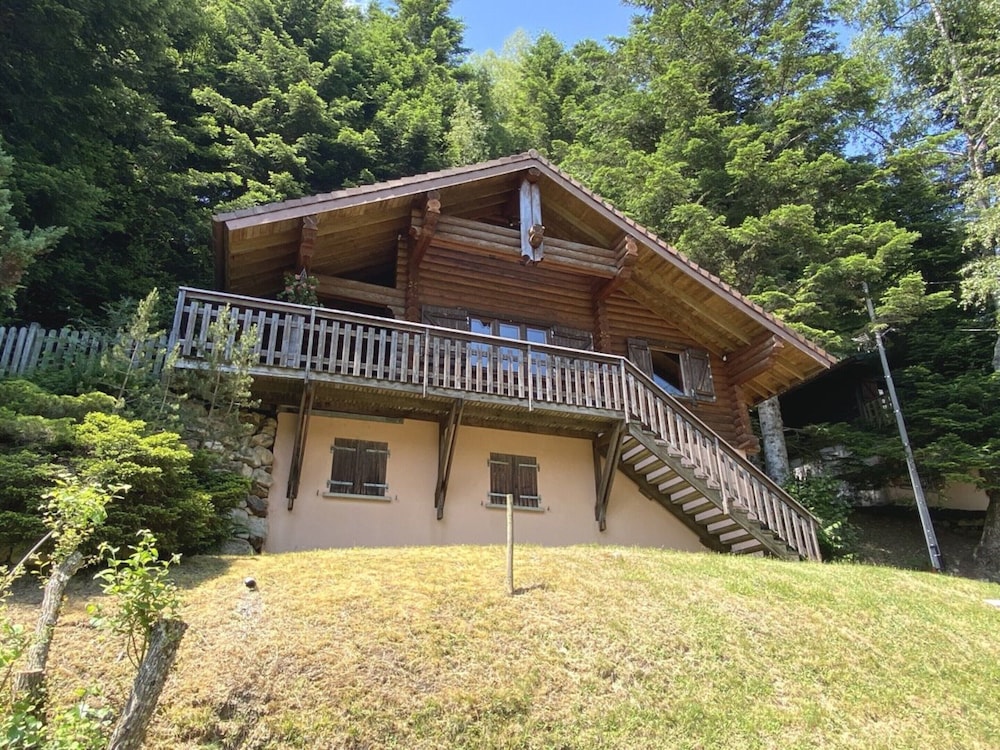 Chalet in La Bresse With Hot Tub & Mountain Views