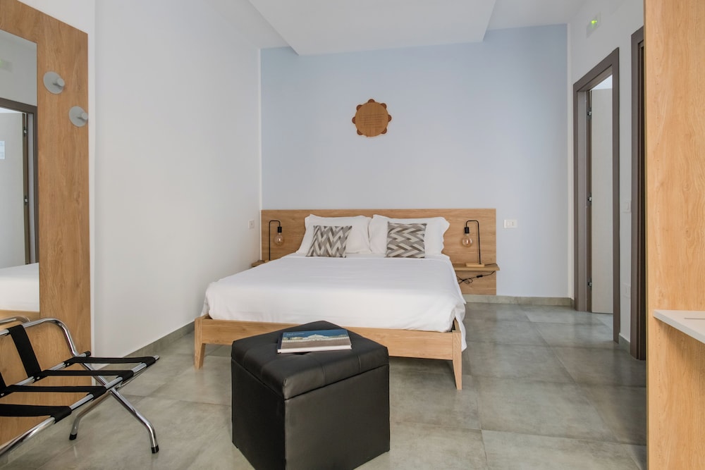 Salvator Rosa Rooms