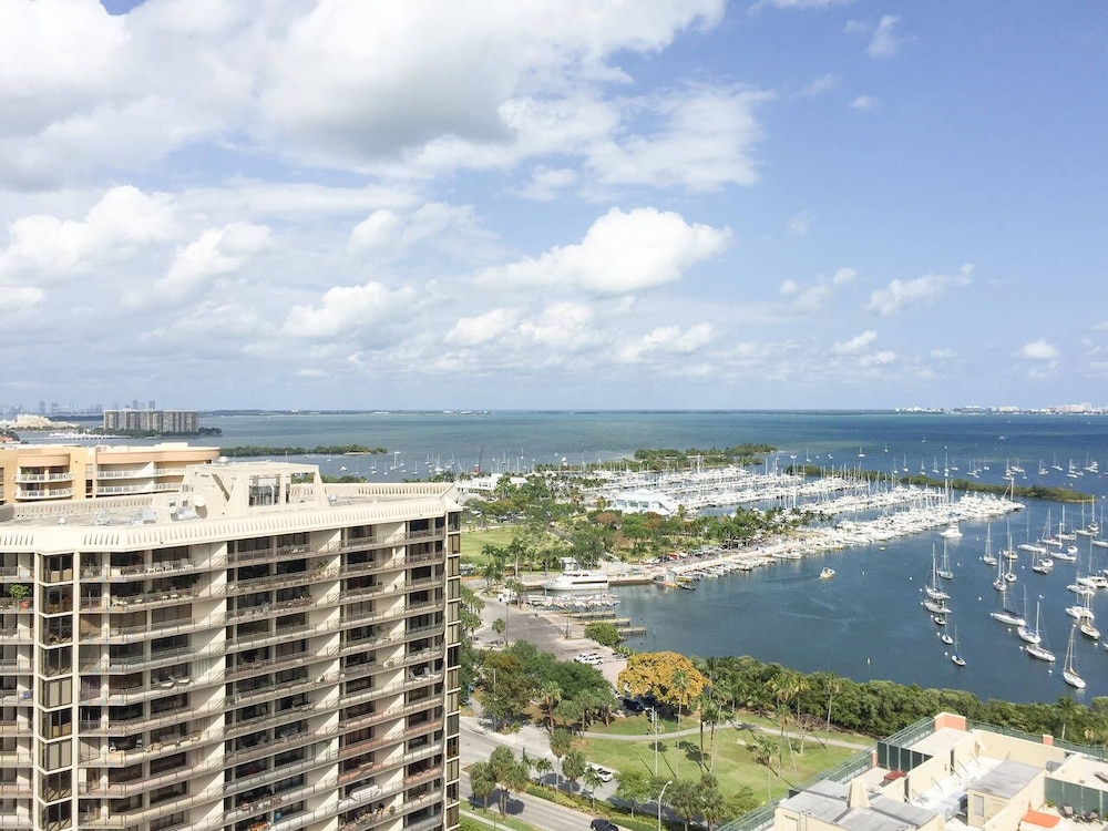 Ocean, Marina & City View Studio + Balcony #2