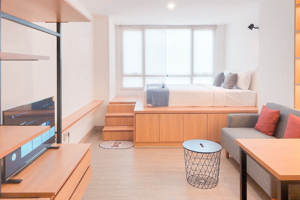 Comfortable Studio At Collins Boulevard Apartment