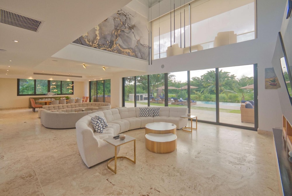 Modern Villa With Full Service Staff Close to Beach and Golf view 2