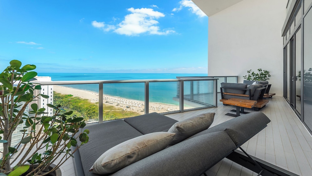 Luxury Vacation Rentals in South Beach by LRMB
