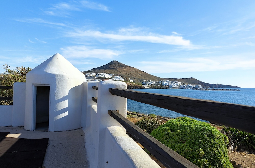 AURA PAROS