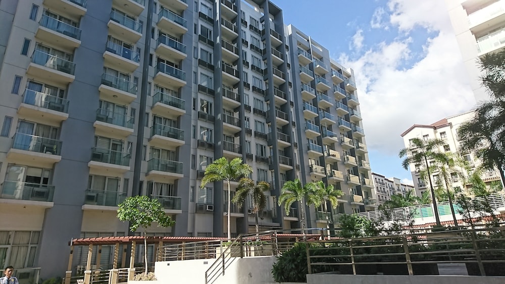 One Palmtree - 2BR Across Airport