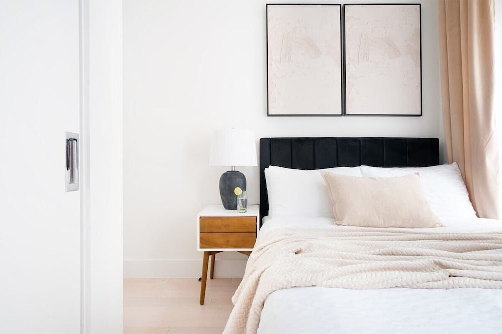 48 Midtown West Apt