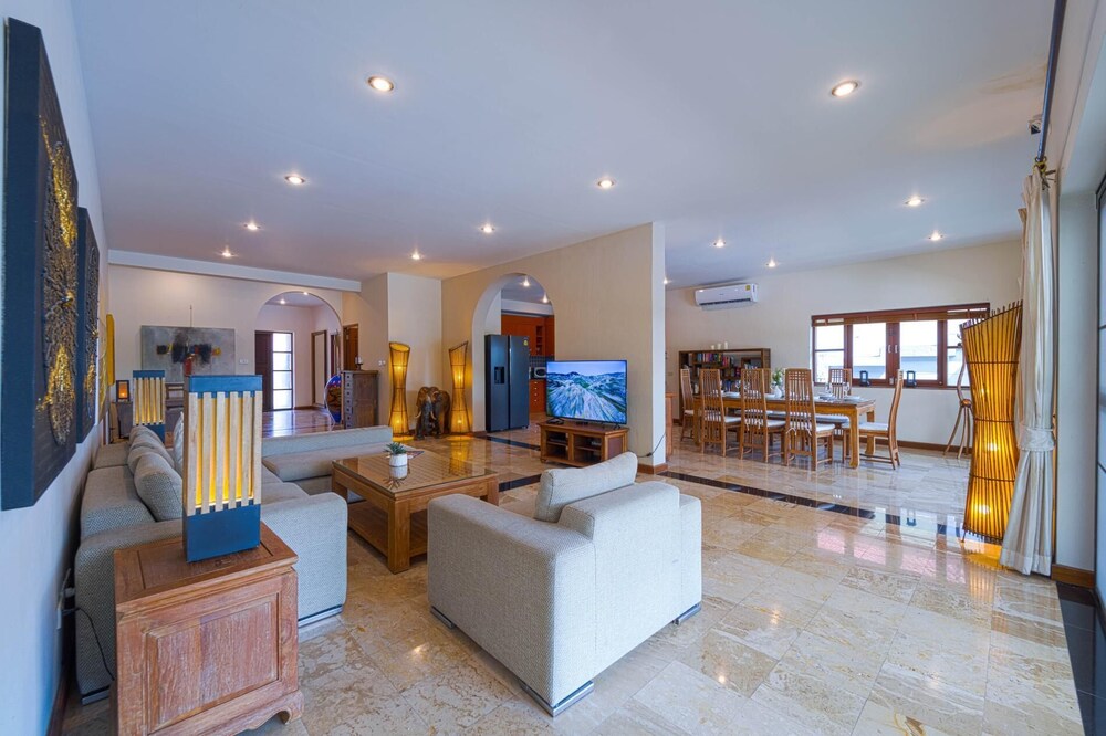 Lovely 3BR Villa in good Location CV3MA