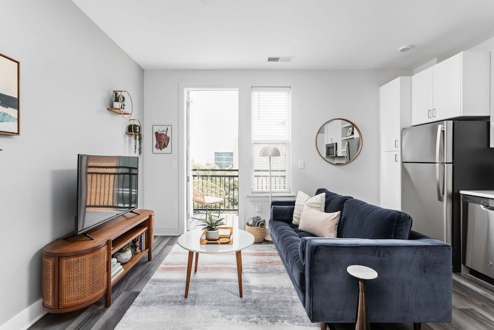 Explore Indy From an Urban Cozysuites Oasis view 2