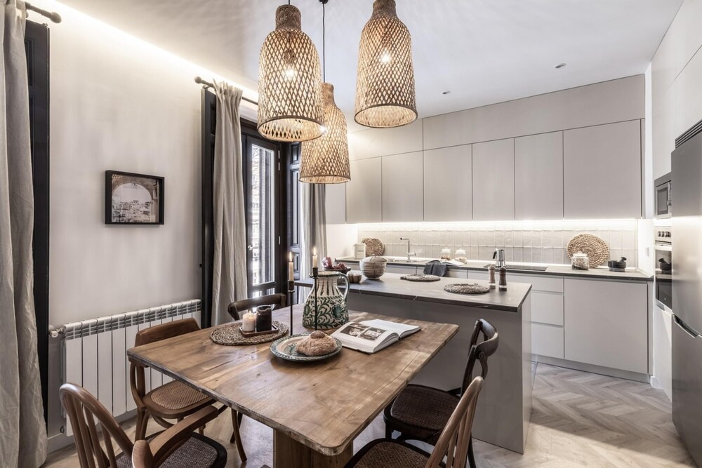 Ojen - 4 Bedrooms in Trafalgar