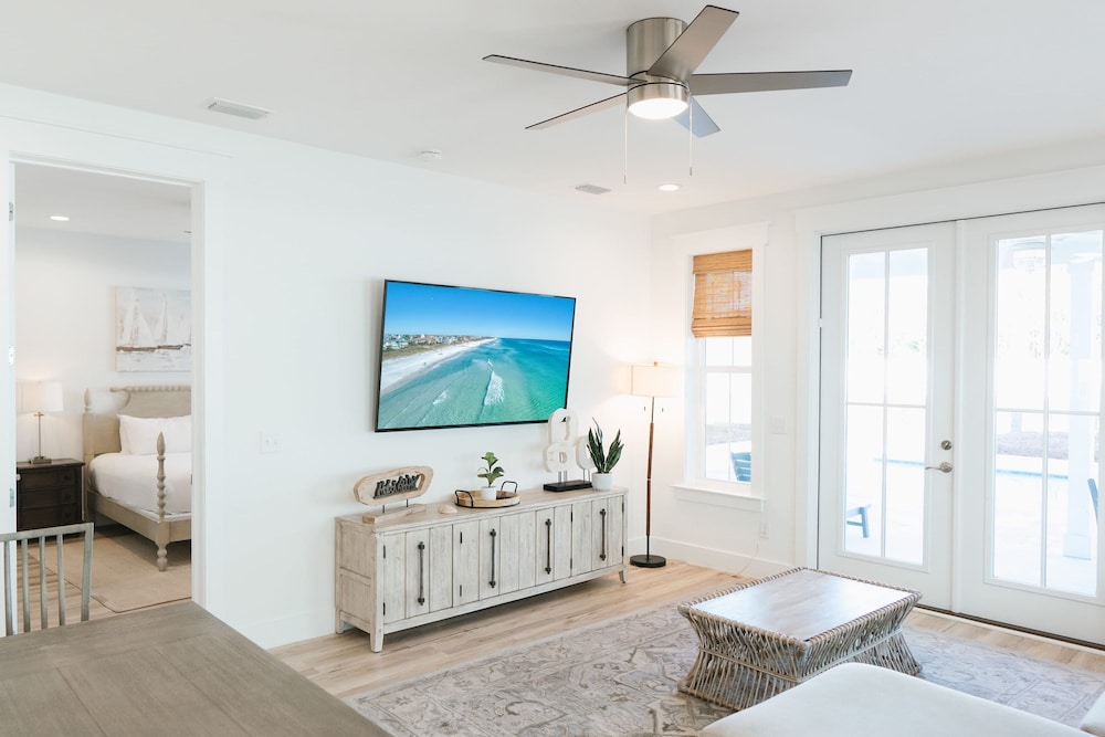Enclave at Lyndell Lane by Avantstay Private Pool
