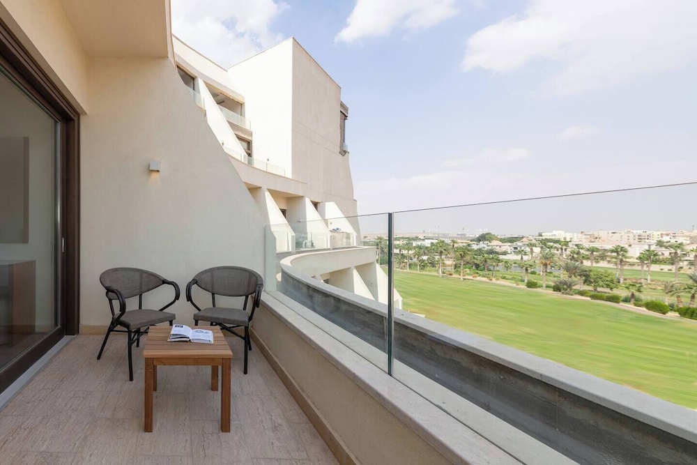 Mirage Residence 2Bedroom's at Golf View