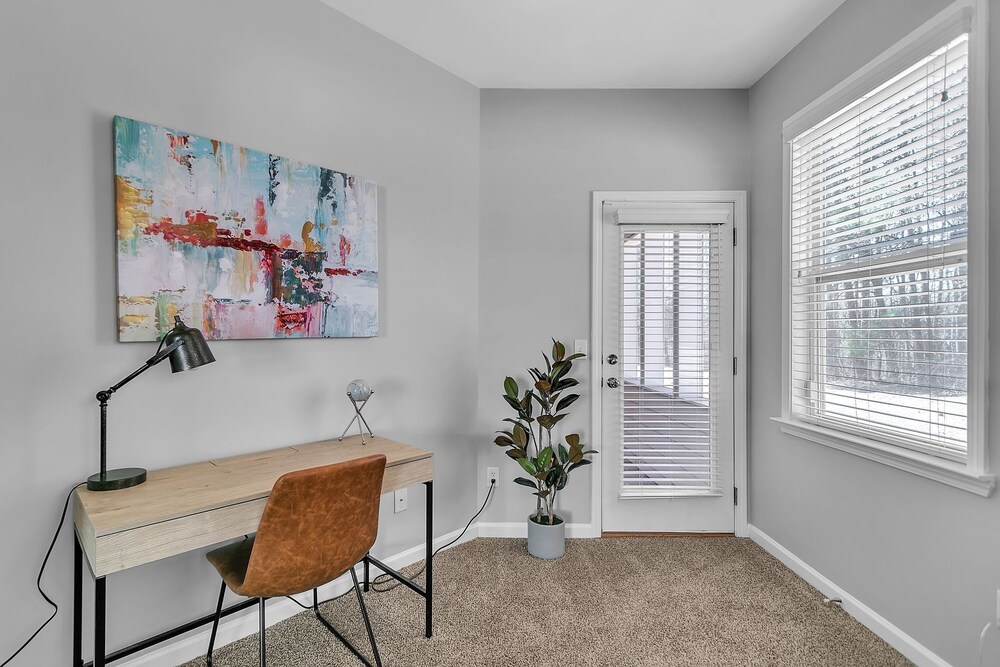 Spacious Family Retreat in Atlanta - Sleeps 10