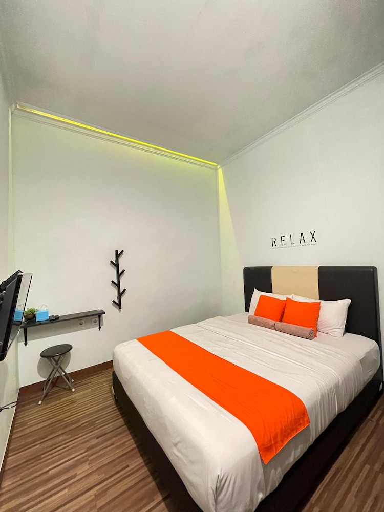 ROOM Ijen Hostel