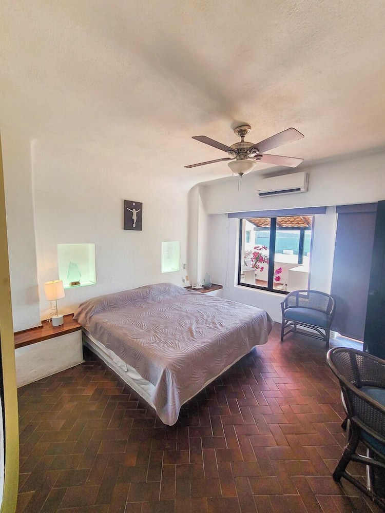 Flat with Unbeatable Views & 2 Bedrooms