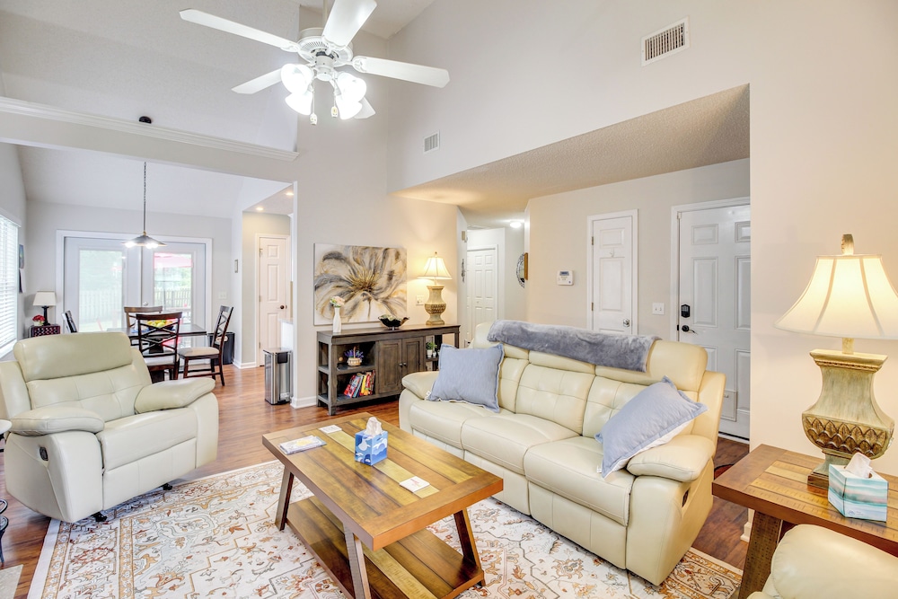 Deck & Yard: Savannah Area Retreat!