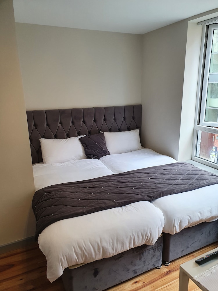 City Centre, Detached 10 Person Accommodation view 2