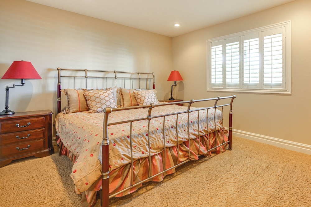 Golf Getaway 5 Mi to Dtwn: Las Palmas Resort Condo