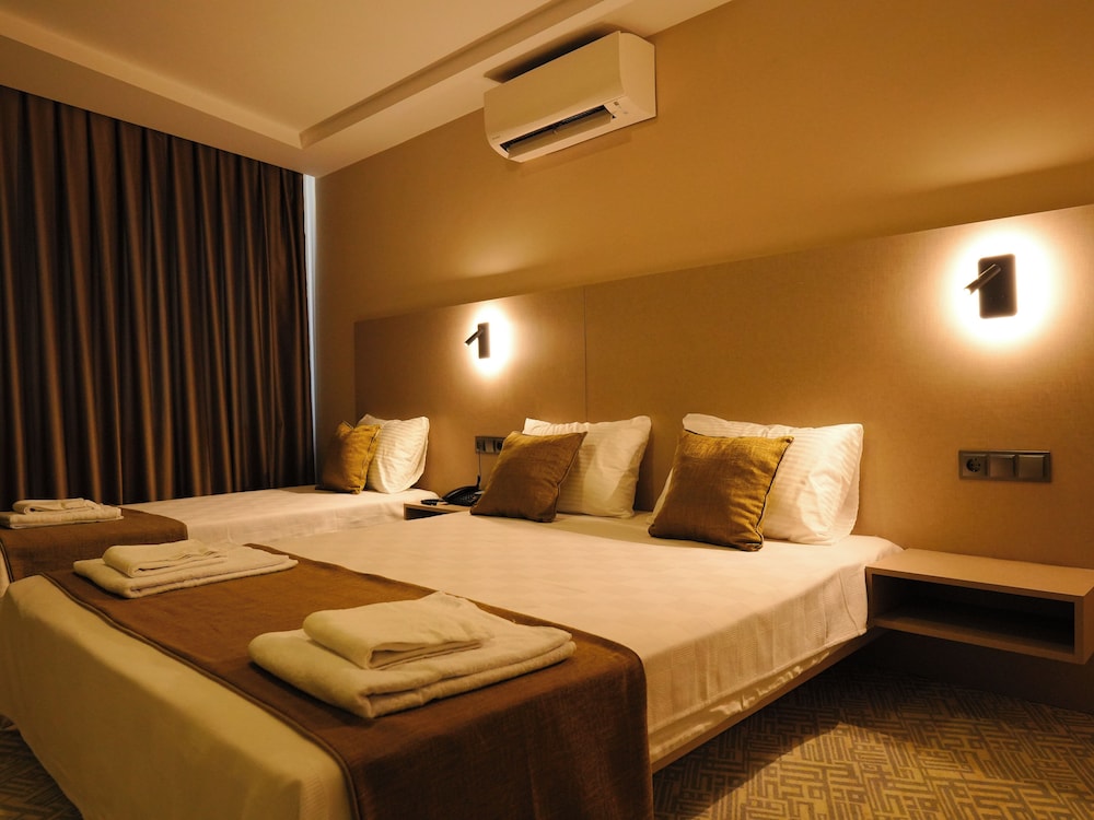 Bonnie City Hotel - Image 9