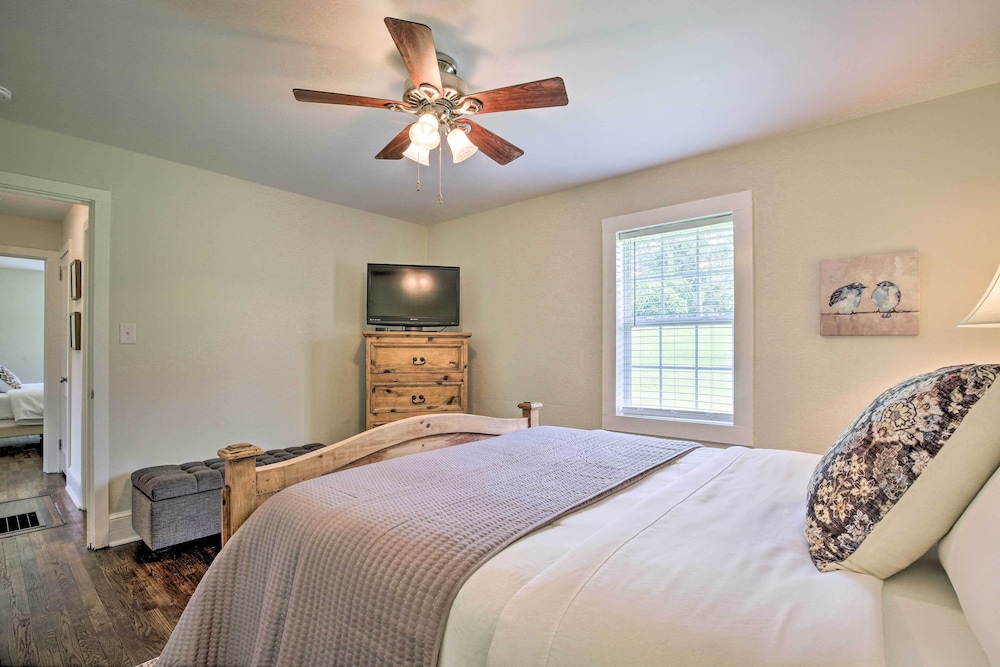 Idyllic Getaway w/ Deck ~ 4 Mi to Dtwn Athens view 5