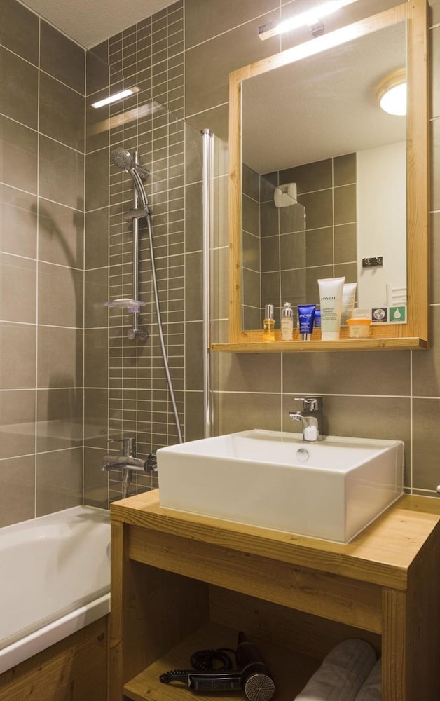 Apartment in Les Menuires With Spa Access