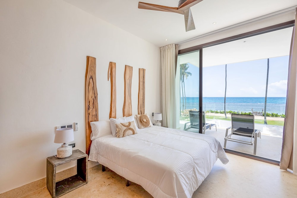 6BR Oceanfront Bliss With Private Chef and Pool