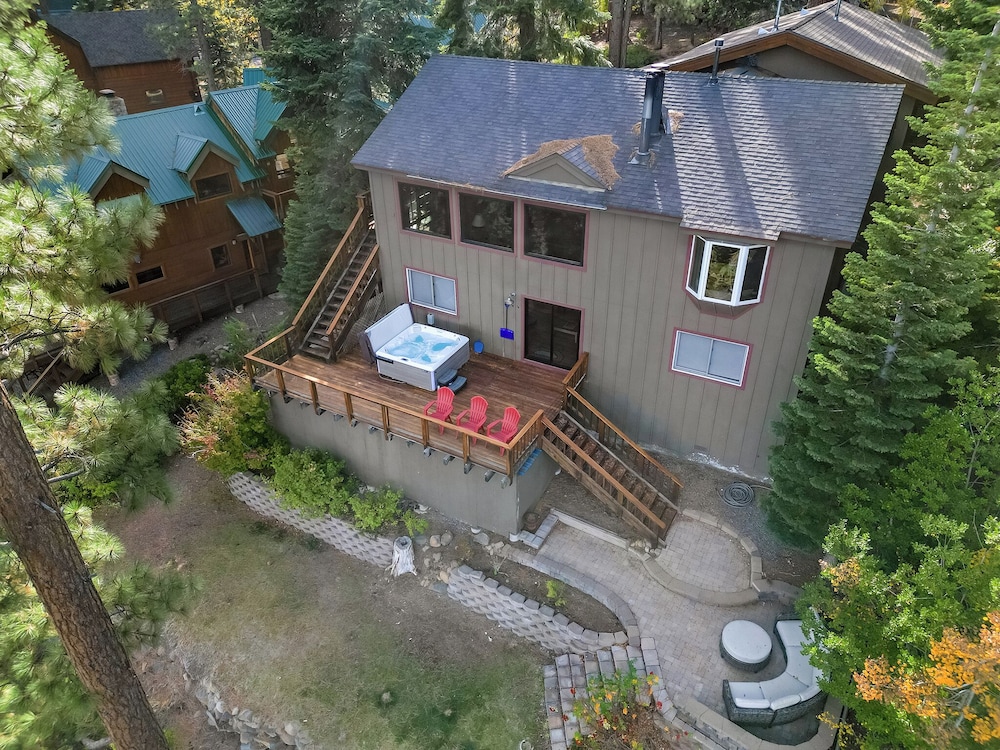 Tahoe Mountain Retreat Sleeps 12!