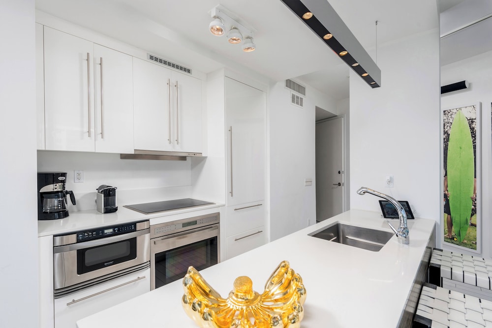 Luxury Vacation Rentals in South Beach by LRMB