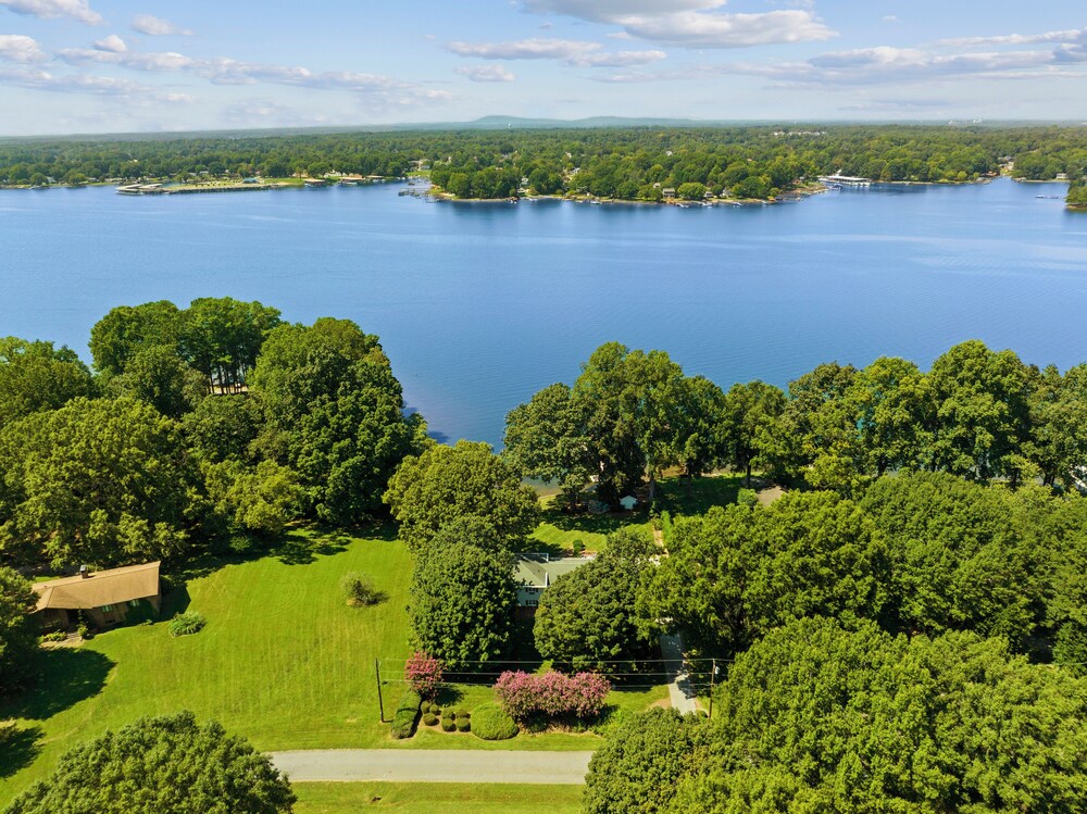 Lakefront Living W/optional Boat Rental