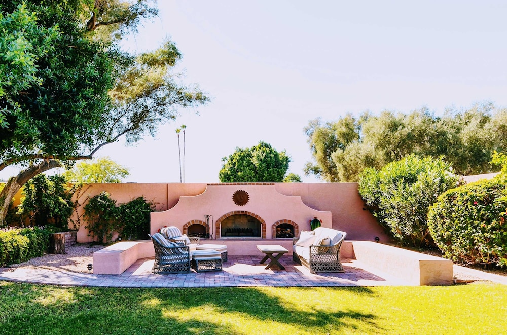 Historic Desert Rose Estate Pool Sauna Sleeps 12