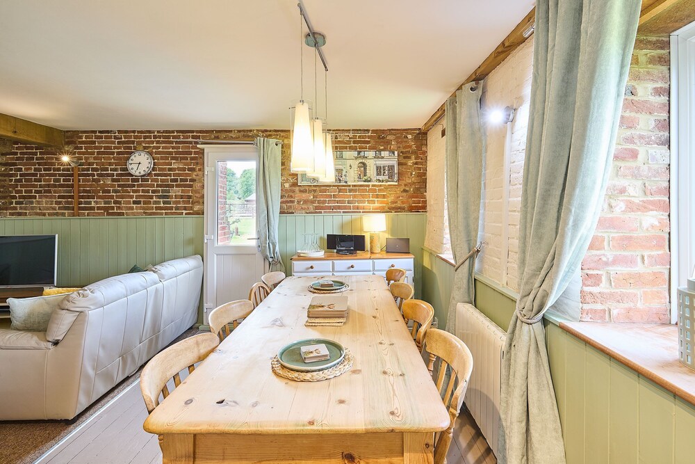 Host Stay Granary Barn