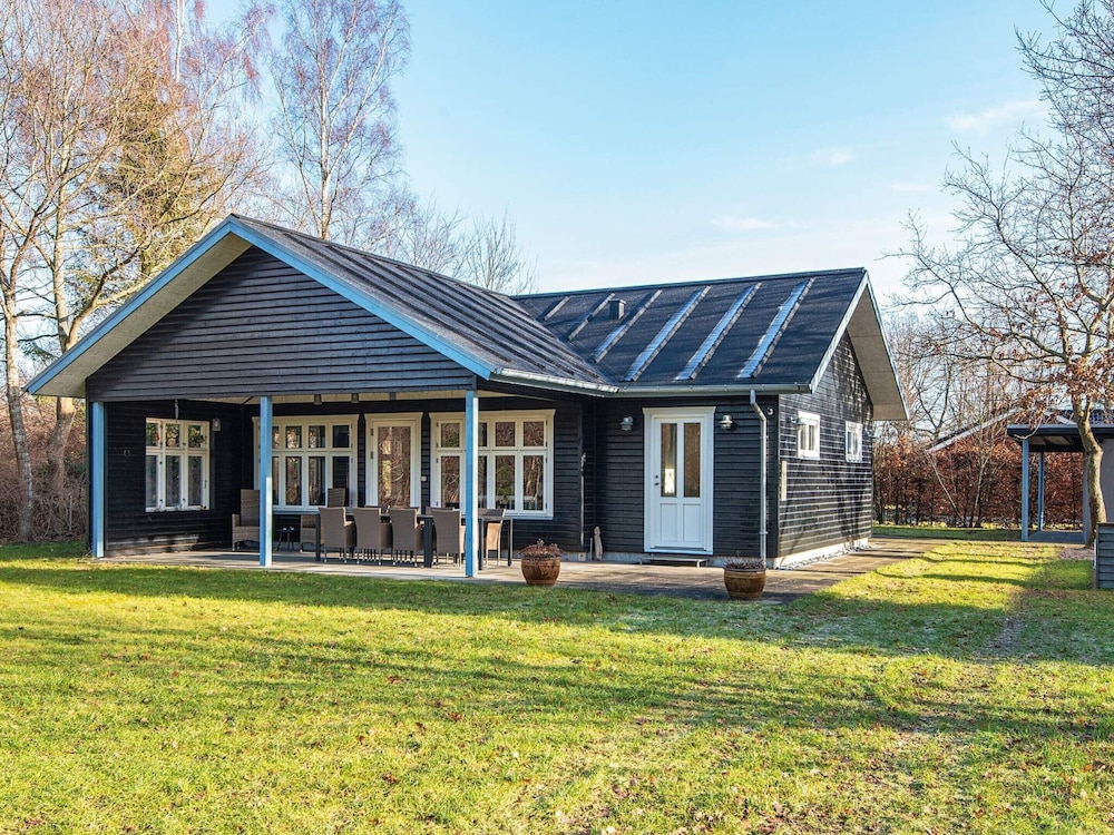 6 Person Holiday Home in Glesborg