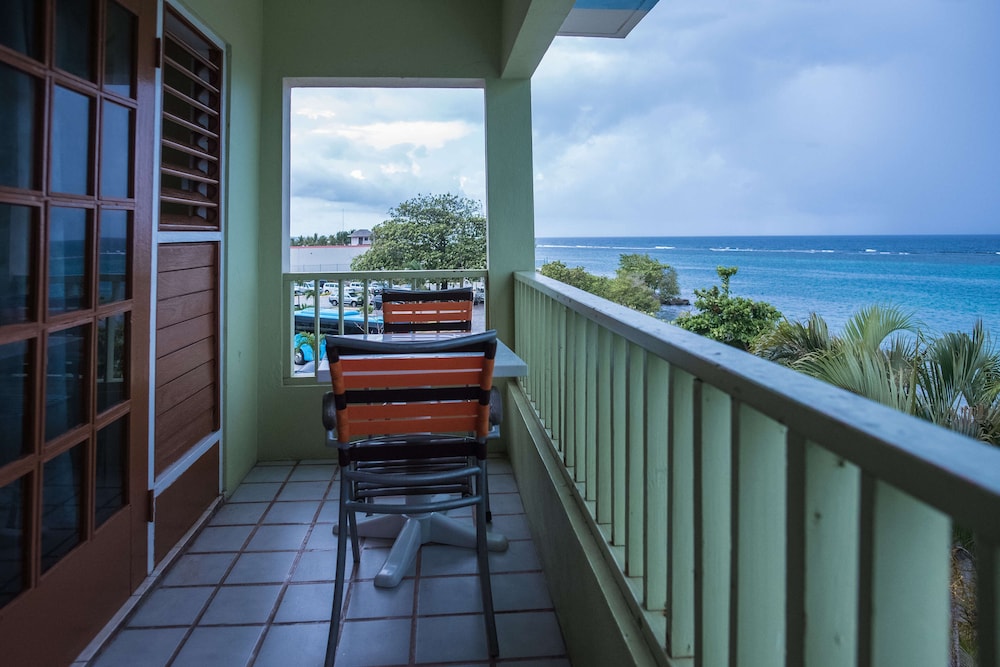 Ocean Rooms at Oceans Palm Resort