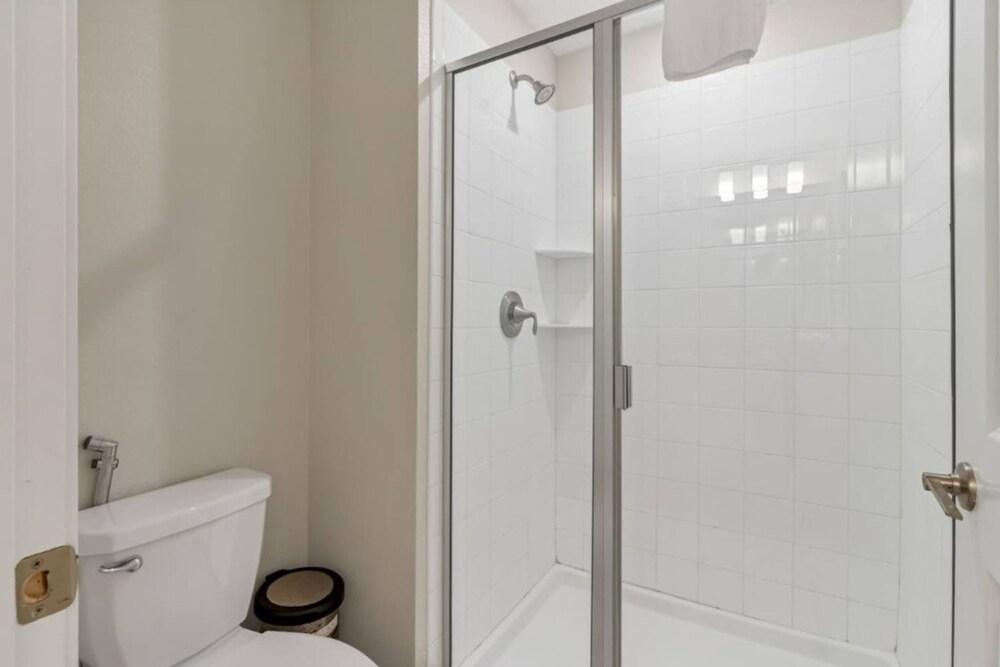 Amazing 4bdr w Pool Near Disney - 4914