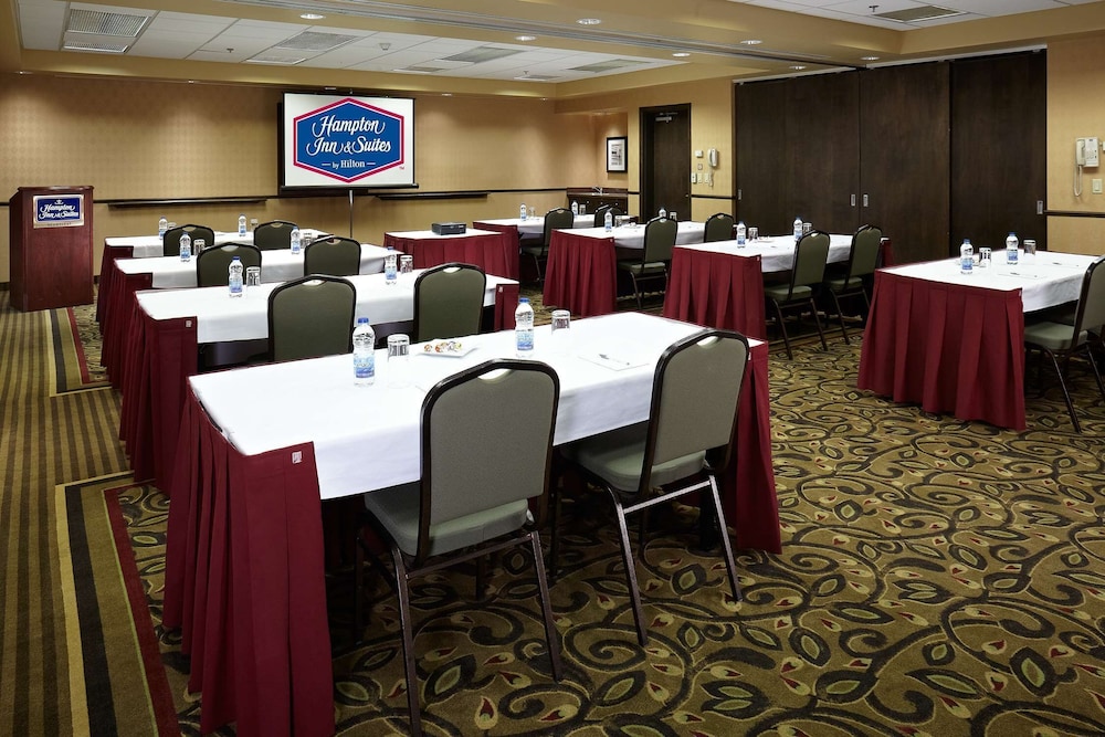 Hampton Inn  Suites by Hilton Montreal-Dorval - Property Image 16