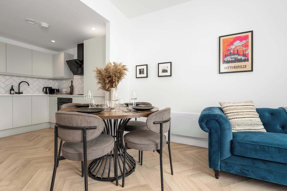 Cottonopolis Suite With 1 Bedrooms and 1 Bathrooms