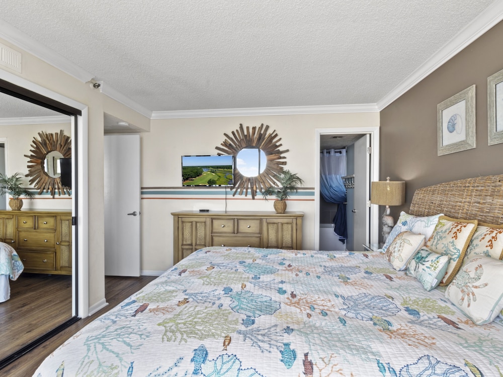 Sea Winds #202 2 Bedroom Condo by Redawning view 3