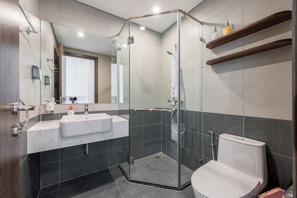 LA Nest 2 Bedrooms The Beverly - Vincom