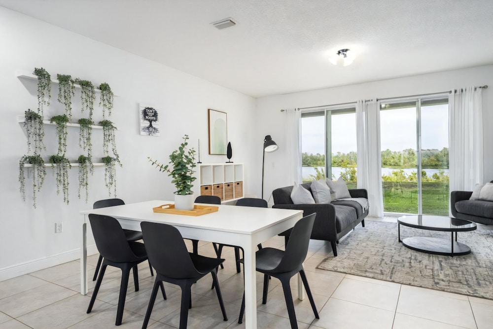 Resort 3BR Paradise Minutes From Disney