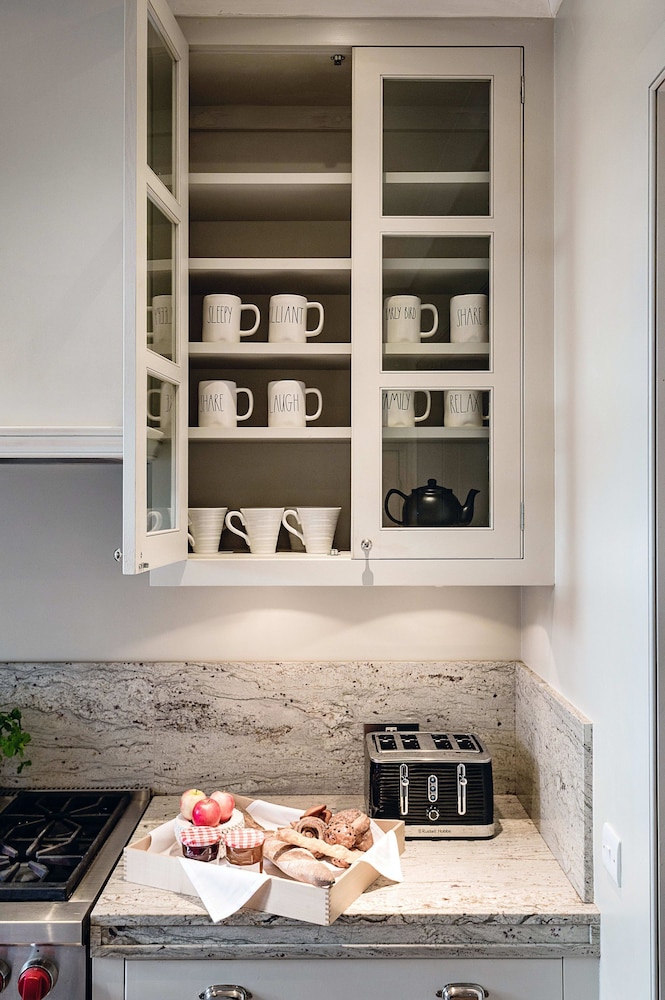 The Notting Hill Townhouse - by Out of Office Lifestyle
