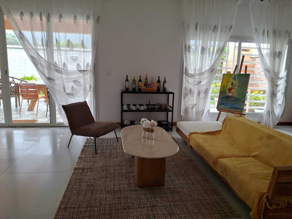 Tia Vahine - Boutique Hôtel Ivato